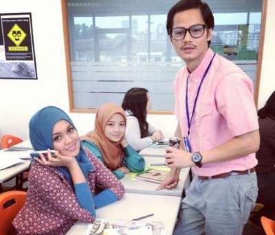 Mira Filzah friuends that she made while working in her training periods